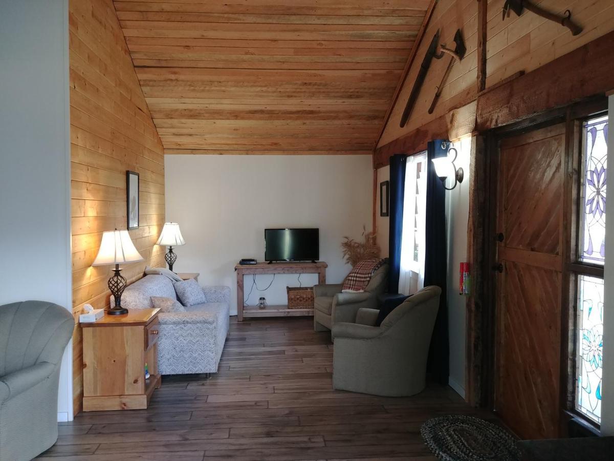 Wolfwood Guest Ranch Villa Clearwater Buitenkant foto