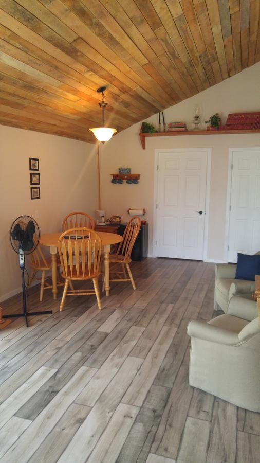 Wolfwood Guest Ranch Villa Clearwater Buitenkant foto